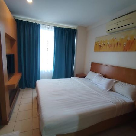 Fratini'S Hotel Labuan Exterior photo