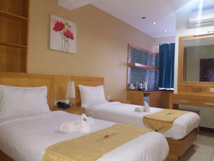 Fratini'S Hotel Labuan Exterior photo